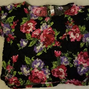 Pixel rose crop top